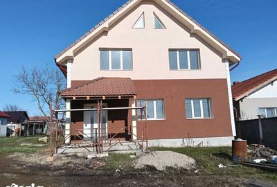 Casă cu 5 camere cu Teren 800 Mp în Remetea Mare - 1