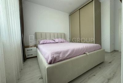 Apartament cu 3 camere decomandat în Tractorul