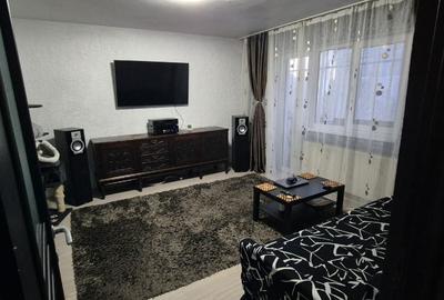 Apartament cu 3 camere decomandat în George Enescu