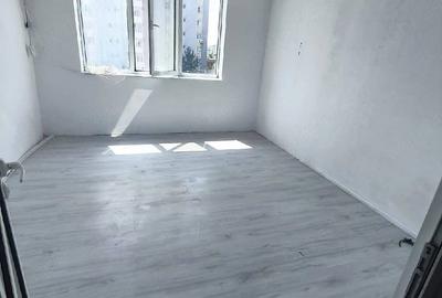 Garsonieră decomandată în Zahana