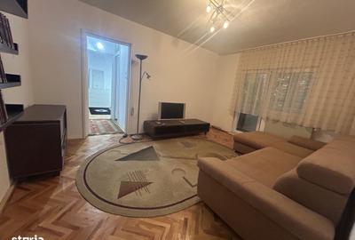 Apartament cu 3 camere semidecomandat în Aradului