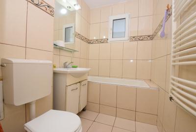Apartament cu 3 camere semidecomandat în Titan