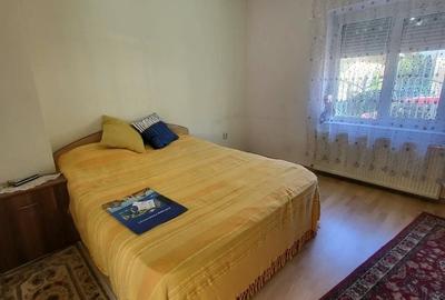 Casă individuală cu 6 camere cu Teren 161 Mp în Vatra Luminoasă