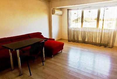 Apartament cu 3 camere semidecomandat în Lipovei