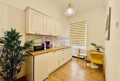Apartament cu 3 camere semidecomandat, mobilat în Ultracentral