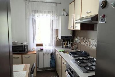 Apartament cu 3 camere nedecomandat în Podu Roș - 1
