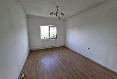 Casă cu 3 camere cu Teren 446 Mp în Central