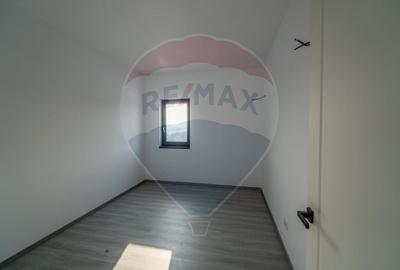 Casă cu 4 camere cu Teren 500 Mp în Vișani - 8