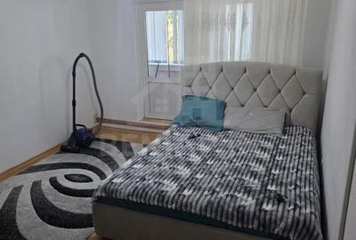 Apartament cu 2 camere semidecomandat în Craiovița Nouă