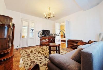 Apartament cu 3 camere semidecomandat, mobilat în Central