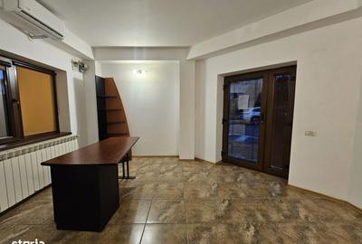 Spațiu comercial, de 25 mp, în Central - 3