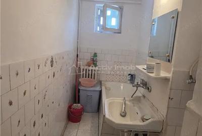 Apartament cu 2 camere semidecomandat în Craiovița Nouă - 2