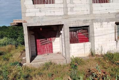 Casă cu Teren 250 Mp în Central - 3