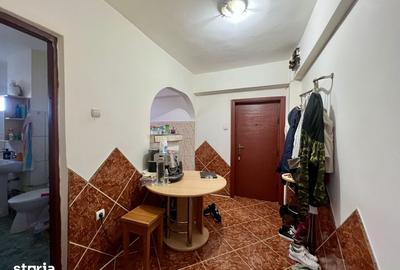 Garsonieră decomandată în Soarelui