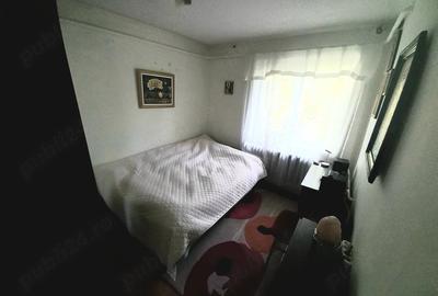 Apartament cu 2 camere semidecomandat în Podul de Piatră