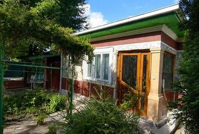 Duplex cu 4 camere cu Canalizare în Podu Roș