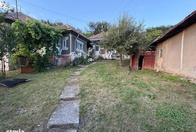 Casă cu 4 camere în Gheboieni