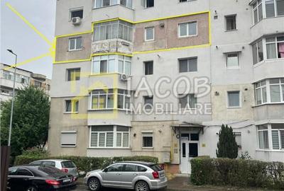 Apartament cu 3 camere semidecomandat în Central