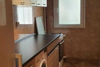 Apartament decomandat în Tei