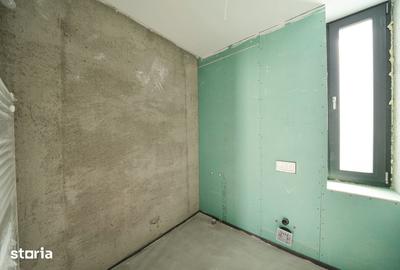 Casă cu 5 camere cu Teren 490 Mp în Vitan