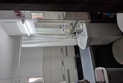 Apartament cu 2 camere decomandat în Petros