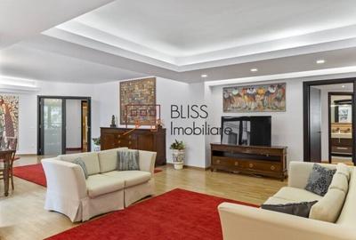 Apartament cu 3 camere semidecomandat în Arcul de Triumf