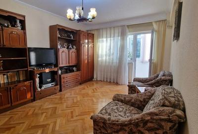 Apartament cu 3 camere decomandat în Banat
