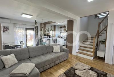 Duplex cu 5 camere cu Canalizare în Cristian - 4