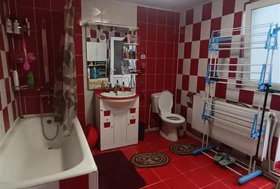 Casă individuală cu 3 camere cu Canalizare în Central - 11