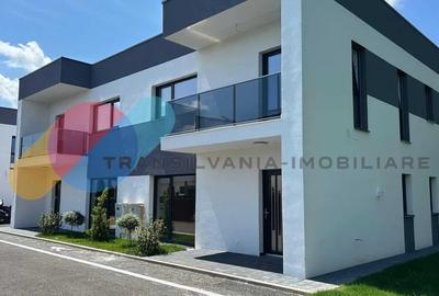 Duplex cu 4 camere cu Canalizare în Florești