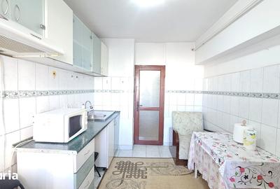 Apartament cu 2 camere decomandat în Micro 21