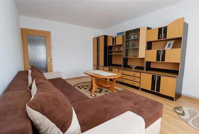 Apartament cu 2 camere decomandat, mobilat în Central