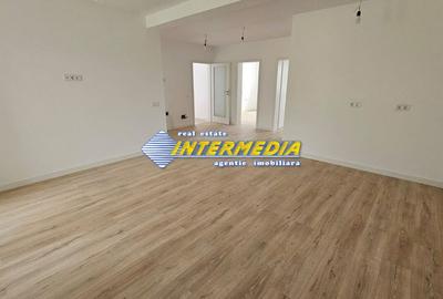 Casă individuală cu 4 camere cu Canalizare în Est - 2