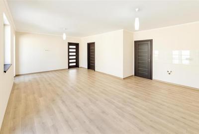 Casă cu 5 camere cu Teren 521 Mp în Sântion - 6