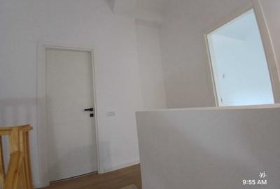 Casă cu 3 camere în Tunari