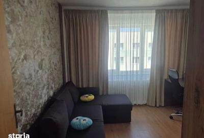 Apartament cu 3 camere în Tei