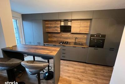 Apartament cu 3 camere decomandat în Dâmbul Rotund