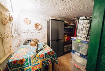 Casă individuală cu 7 camere cu Canalizare în Central - 40