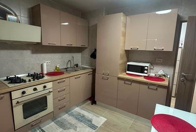 Apartament cu 2 camere decomandat în - 10