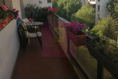 Apartament cu 3 camere semidecomandat în Central