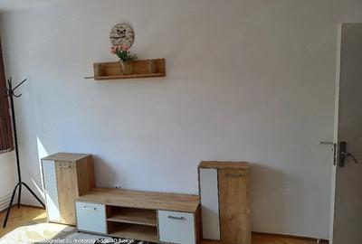 Apartament cu 2 camere decomandat în Complex Studențesc