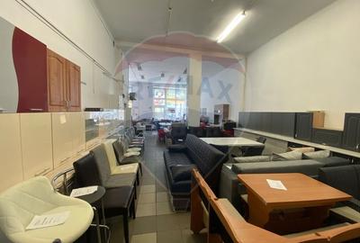 Spațiu comercial, de 236 mp, în Central - 6