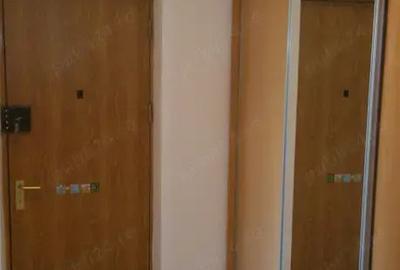 Apartament cu 3 camere semidecomandat în Colentina - 2