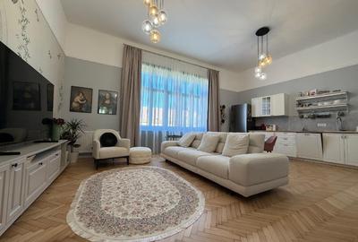 Apartament cu 3 camere circular, mobilat în Central
