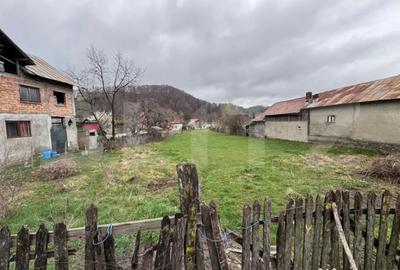 Teren de 1583 mp, în Bezdead - 2