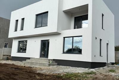 Casă cu 4 camere cu Teren 420 Mp în Central - 3