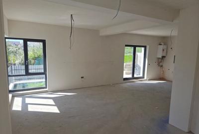 Casă cu 4 camere cu Canalizare în Dâmbul Rotund - 4