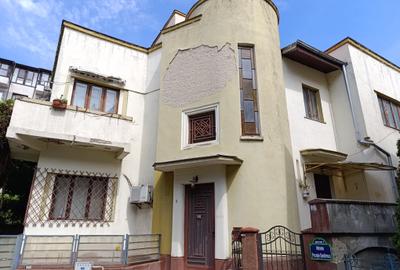 Apartament cu 3 camere semidecomandat în Moșilor - 1
