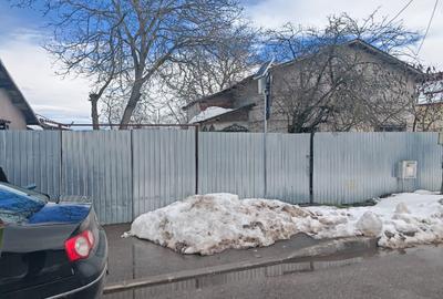 Casă cu 3 camere cu Teren 600 Mp în Central - 1