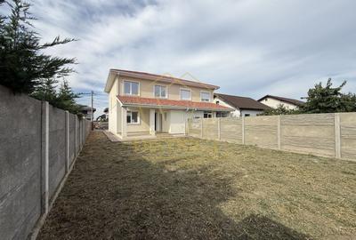 Duplex cu 4 camere cu Canalizare în Moșnița Veche